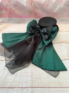 Green taffeta with black lace