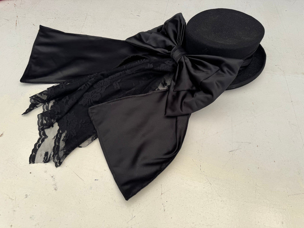 Black duchess satin bows with black lace