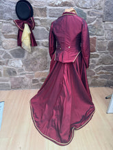 Load image into Gallery viewer, Burgundy 1883 Riding Bodice for Astride
