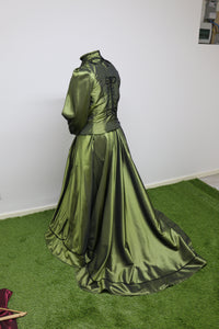 SOLD PENDING MEASUREMENTS =SALE - Green taffeta concours costume