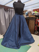 Load image into Gallery viewer, Navy childrens/pony concours skirt.

