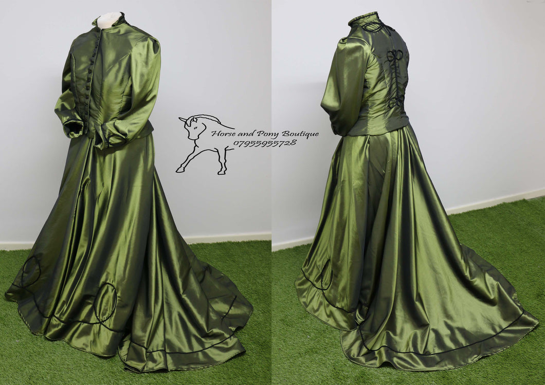 SOLD PENDING MEASUREMENTS =SALE - Green taffeta concours costume